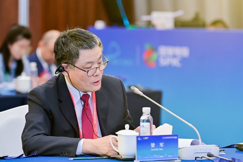 梁军总发言.jpg